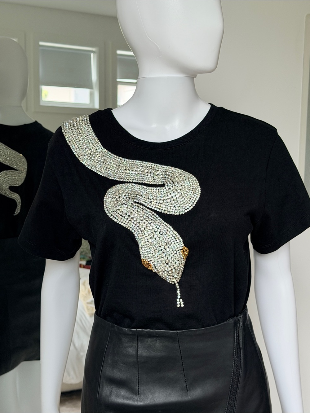 Retrofete Black Short-Sleeve Tee with Crystal Snake Motif 🐍 - Picture 5 of 6